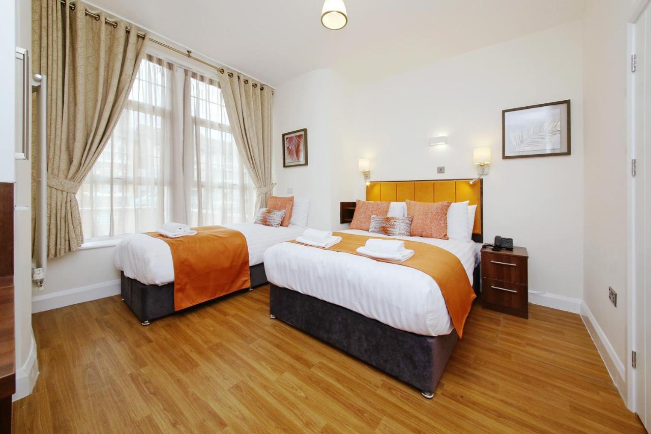 Imperial Guest House Ltd. Хаунслоу Екстериор снимка